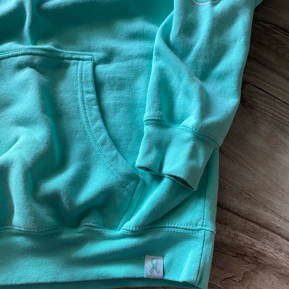 Girls supporting girls hoody - Picture 3 of 8